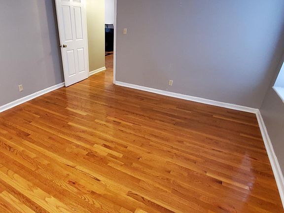 4th image of 5389 Pershing Ave APT D