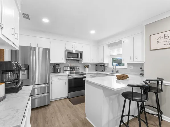 411 Indian Dr, Summerville, SC 29486