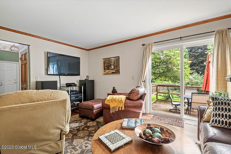5th image of 15 Alydar Court