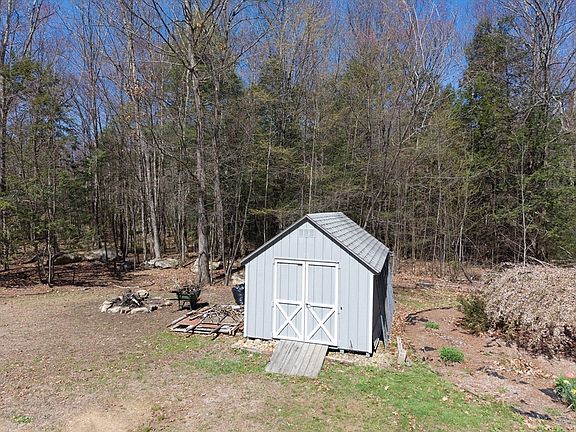 5th image of 2266 Old Turnpike Rd