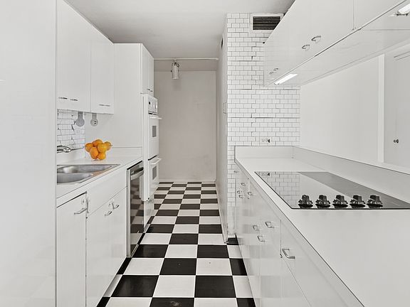 5th image of 330 W Diversey Pkwy #1407-09
