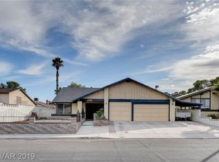6725 Greengrove Dr, Las Vegas, NV 89103