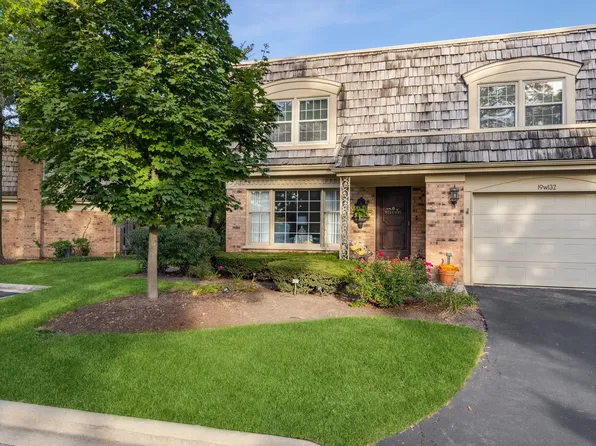 19W132 Avenue Normandy N, Oak Brook, IL 60523