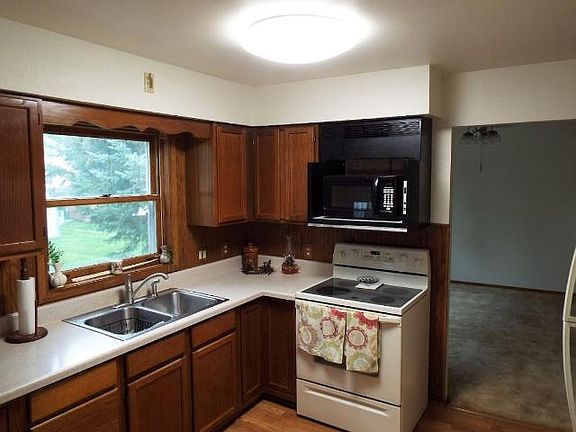 4th image of 106 Fairland St