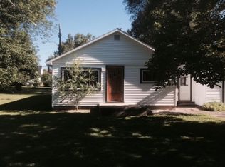619 E Chestnut St, Breckenridge, MI 48615