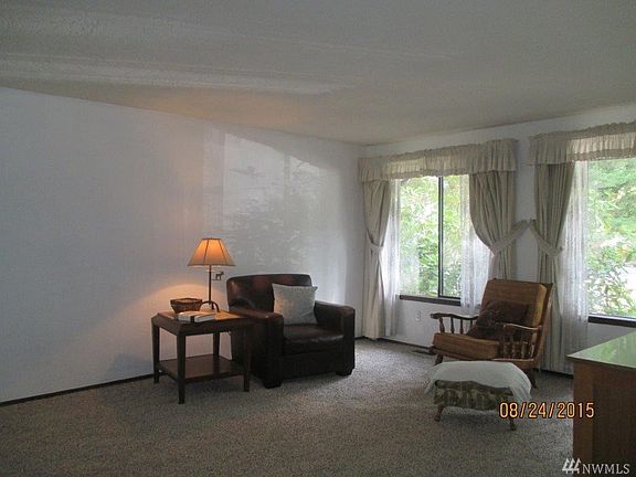 5th image of 530 Holly Ln