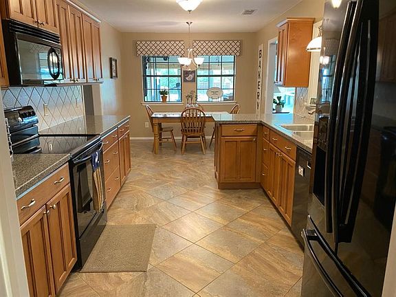 3rd image of 704 Horizon Dr