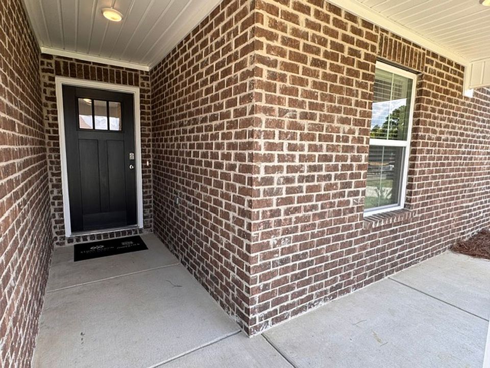 1st image of 28 Coolidge Dr