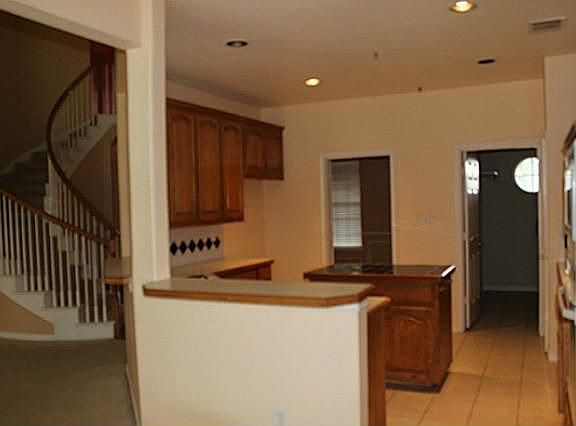 3rd image of 1600 Oakhollow Dr