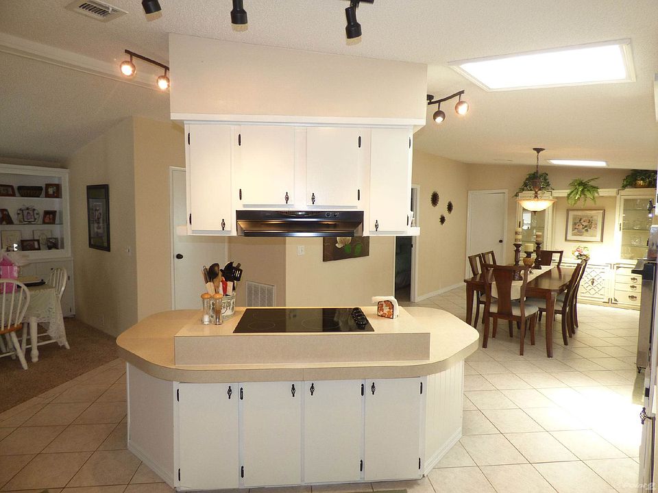 Island Cooktop & Hood