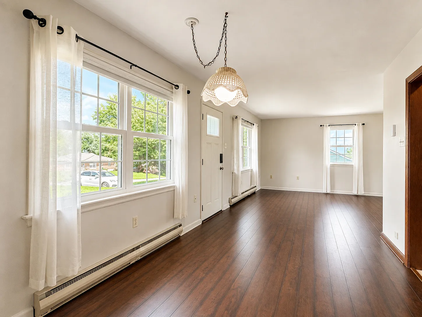 4 bed, 2752 sqft, $1,995 — Photo 3