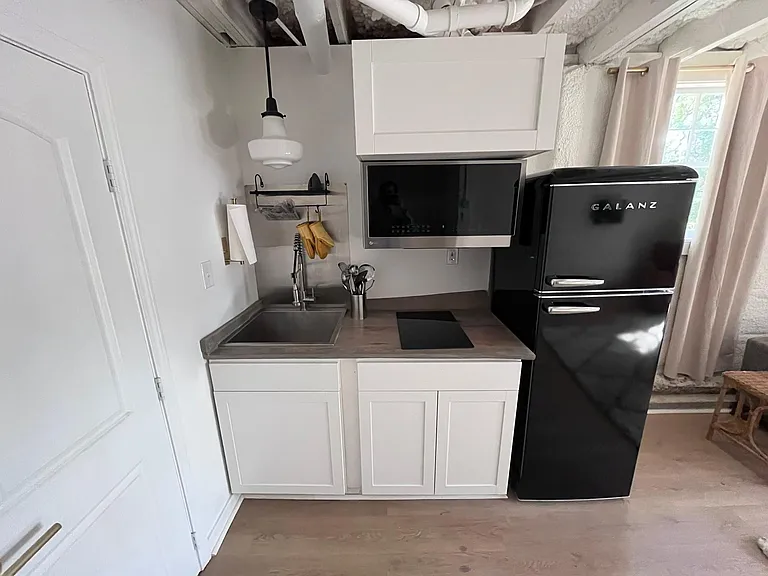 1209 Pinehurst Pl — Photo 3