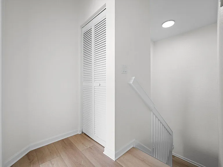 1204 Santa Catalina Ln — Photo 29