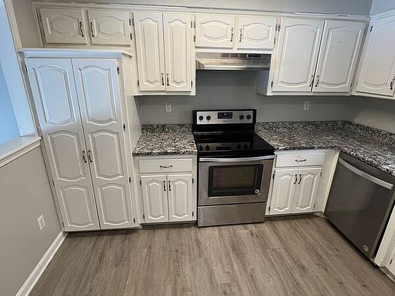 4th image of 509 NE Adams Dr