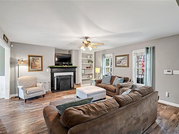 5th image of 184 Cummings Ct