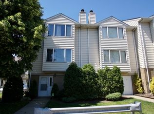 25 Aycrigg Ave, Passaic, NJ 07055