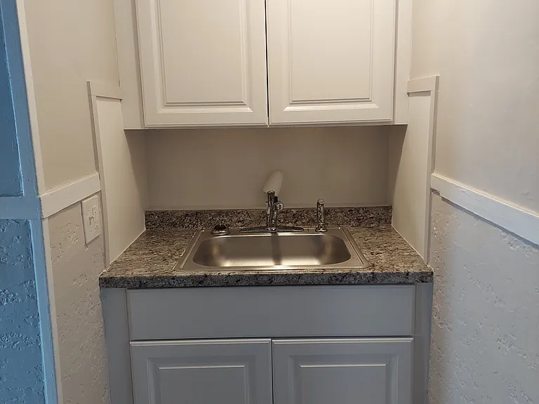 146 Walker St — Photo 13