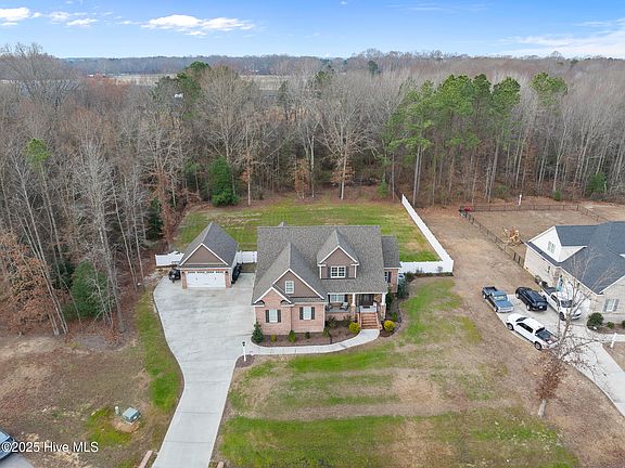 4th image of 1320 Blue Heron Drive