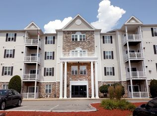 23 Hampshire Rd APT 215, Methuen, MA 01844