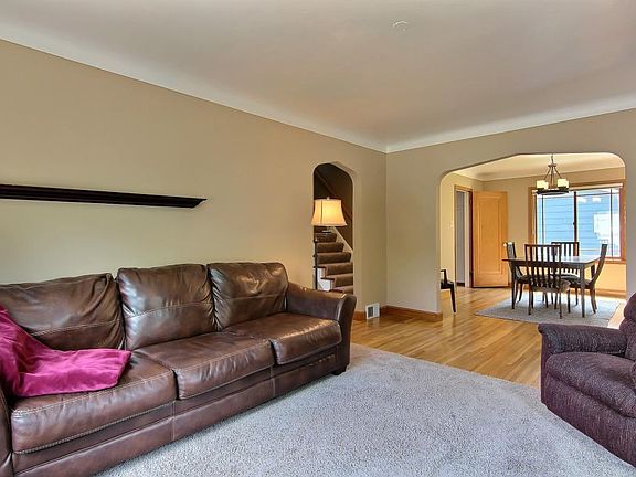 3rd image of 2666 Van Dyke St