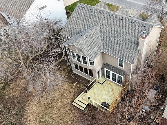 3rd image of 13952 W 115th St