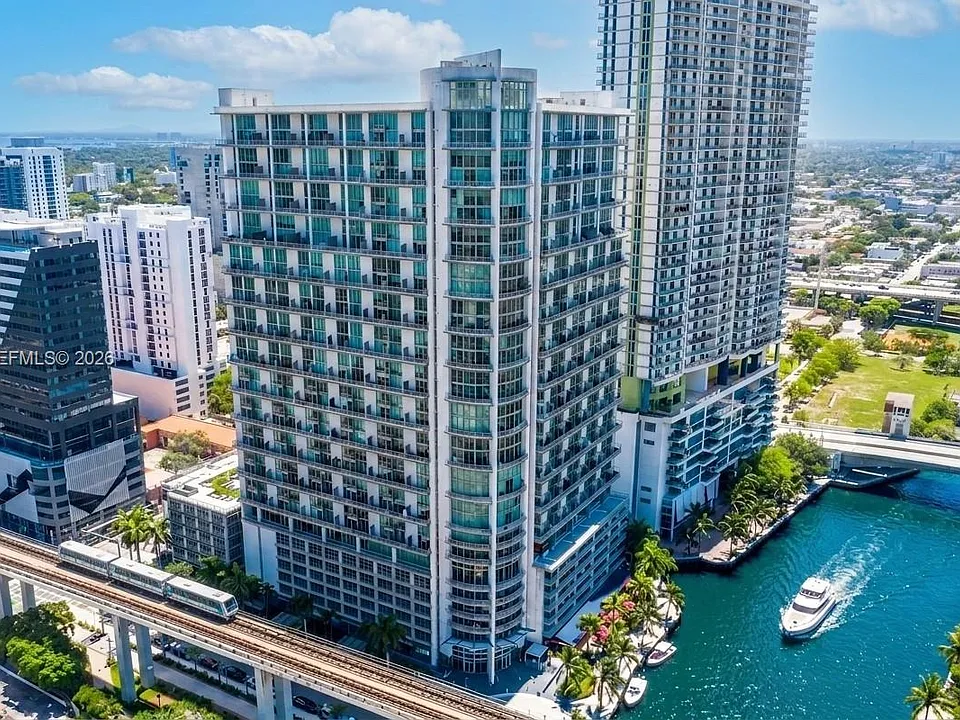 690 SW 1st Ct #3118