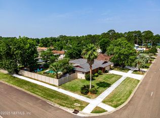 8602 Rockland Dr, Jacksonville, FL 32221