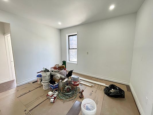 5th image of 74 Kingston Ave #2