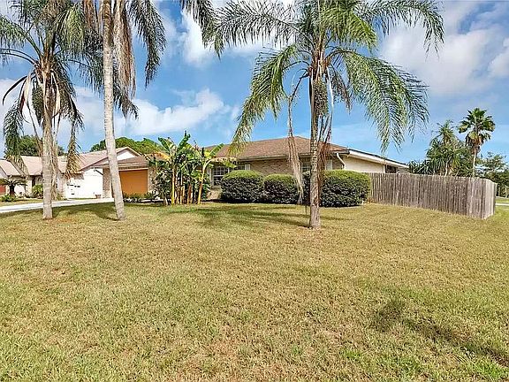 2nd image of 801 Goldcoast Dr