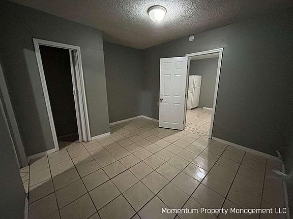 2nd image of 1120 W Austin St