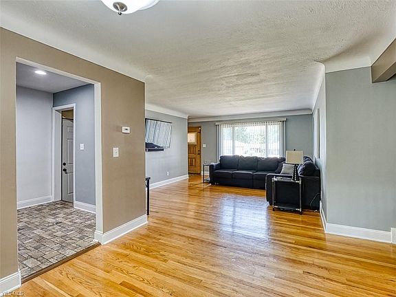 4th image of 2450 S Mary Ln