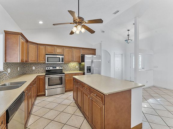 5th image of 3733 SW Haines Street