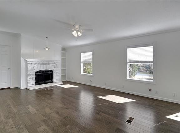 4th image of 1801 Thousand Oaks Trl