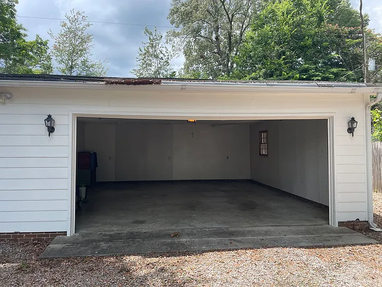 106 Silver Bluff Rd — Photo 35