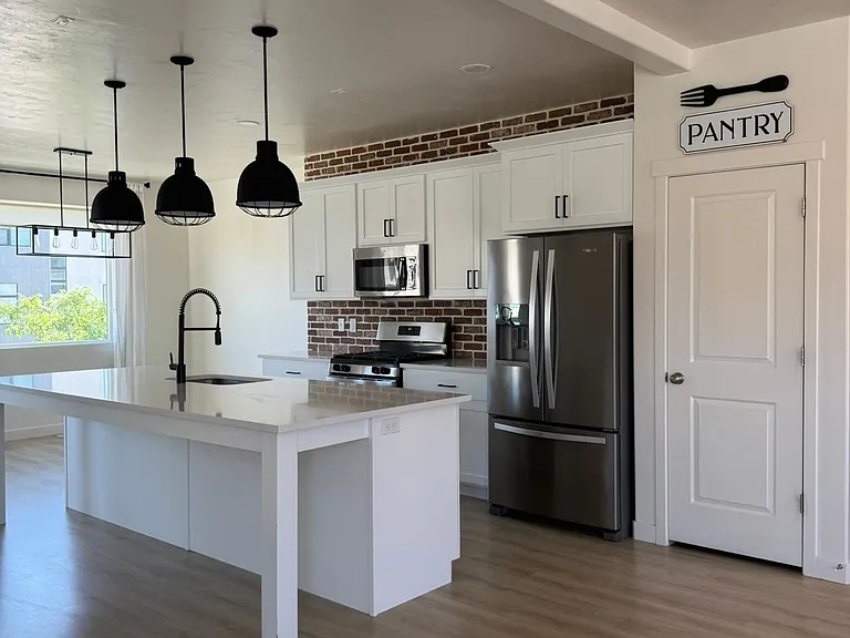 776 W Bronze Leaf Rd — Photo 8