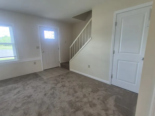 122 Adams Dr #4, Salix, PA 15952