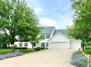 W4989 Mariearl Ln, Fond Du Lac, WI 54935