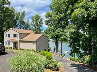 836 Long Island Dr, Moneta, VA 24121