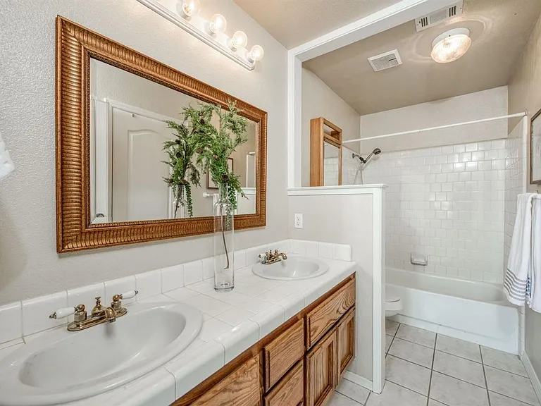 2559 Dennis Ave — Photo 18