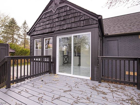 3rd image of 332 Solon Rd