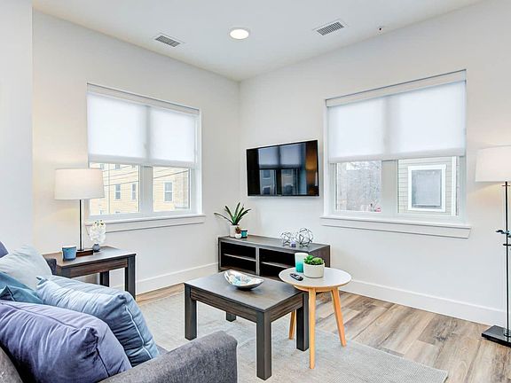 2 - Living Room - Nine+Eighteen
