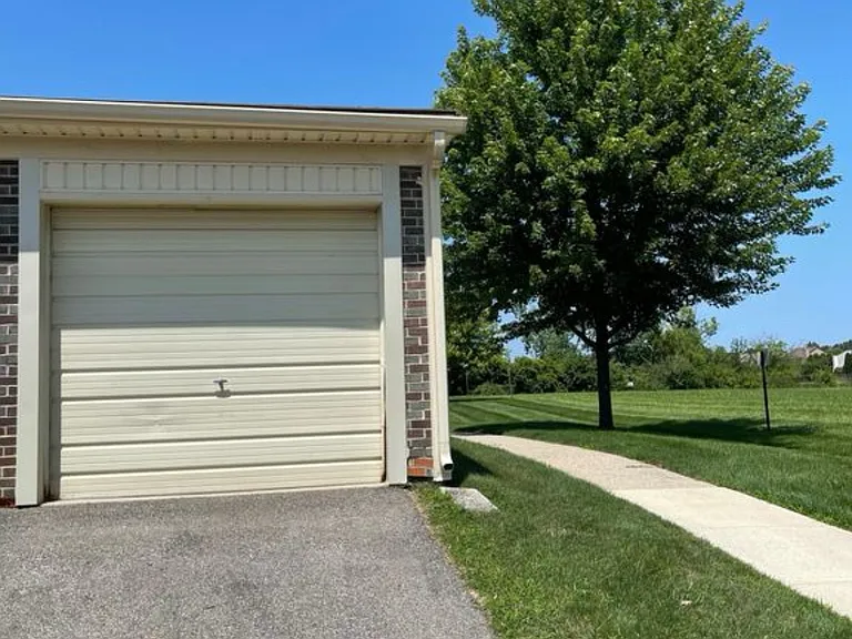 2824 Roundtree Dr #149 — Photo 3