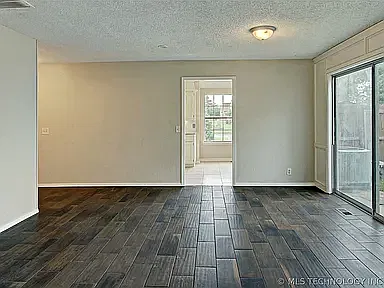 3 bed, 1640 sqft, $1,800 — Photo 3