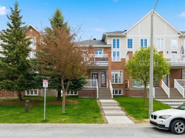137 Eye Bright Cres, Ottawa, ON K1V 2K5