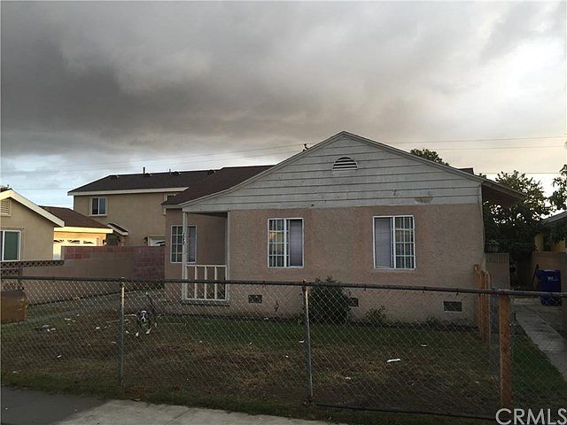 2nd image of 2640 E Tyler St