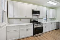 Hague Ave-S0107-013.jpg