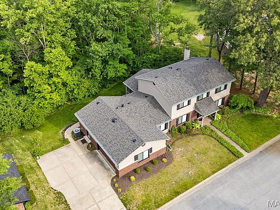 3rd image of 22 Brandonwood Dr