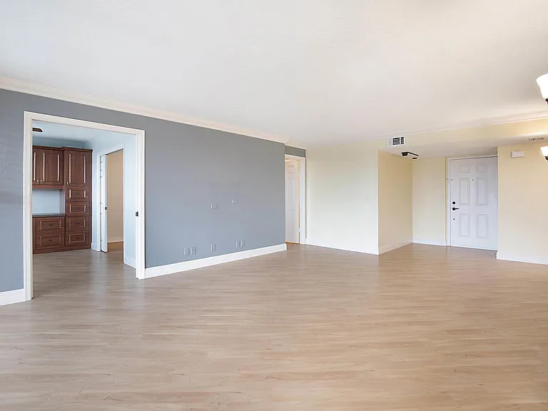 800 Jeffery St #409 — Photo 6