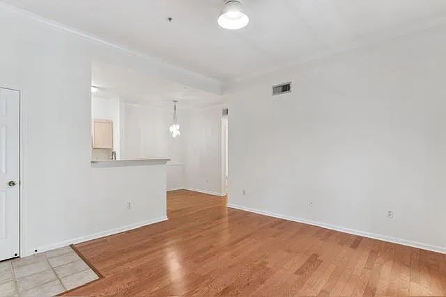 1 bed, 592 sqft, $2,100 — Photo 4