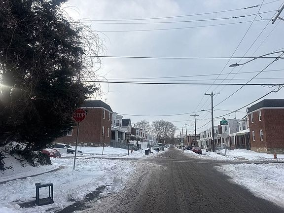 5th image of 308 W Grange Ave